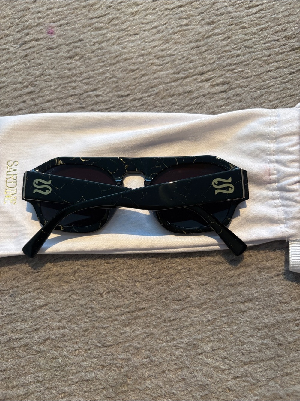 Sardine Louis Nouveau Noir Sunglasses - Picture 14 of 16